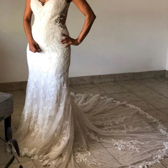 Wedding dresses - Picture 4 of 6